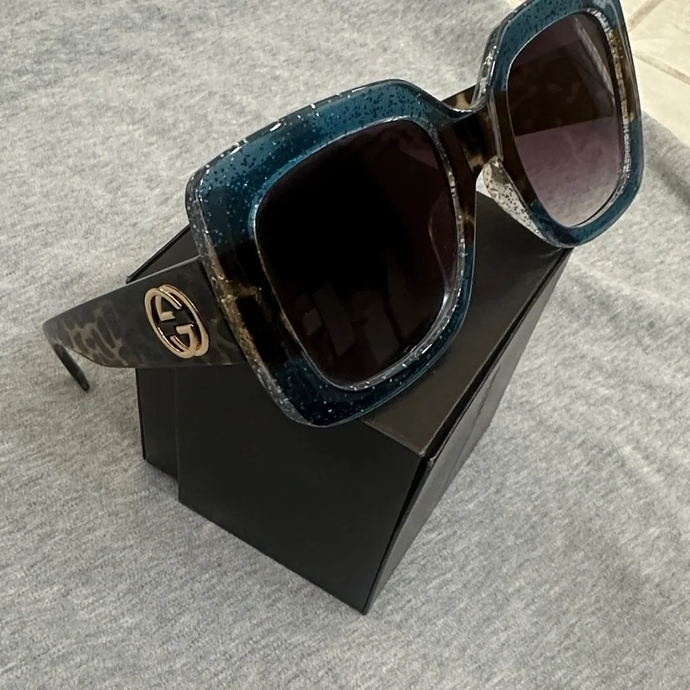 Gucci Teal and Black Women's Sunglasses - Picture 1 of 14